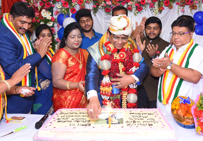 Bro Andrew Richard wonderfully celebrates his 57th Birthday amidst a large number of devotees and social organisations here on Tuesday 16th, 2018 in Bangalore with the myriad of wishes.